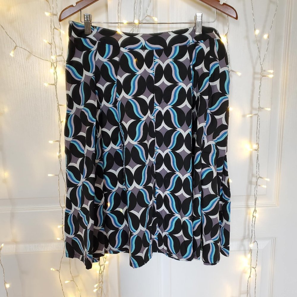 Retro Cool Toned Abstract Butterfly Pattern Pleat… - image 1